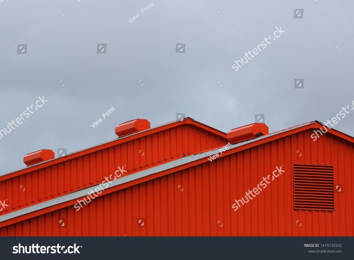 Installing corrugated steel siding